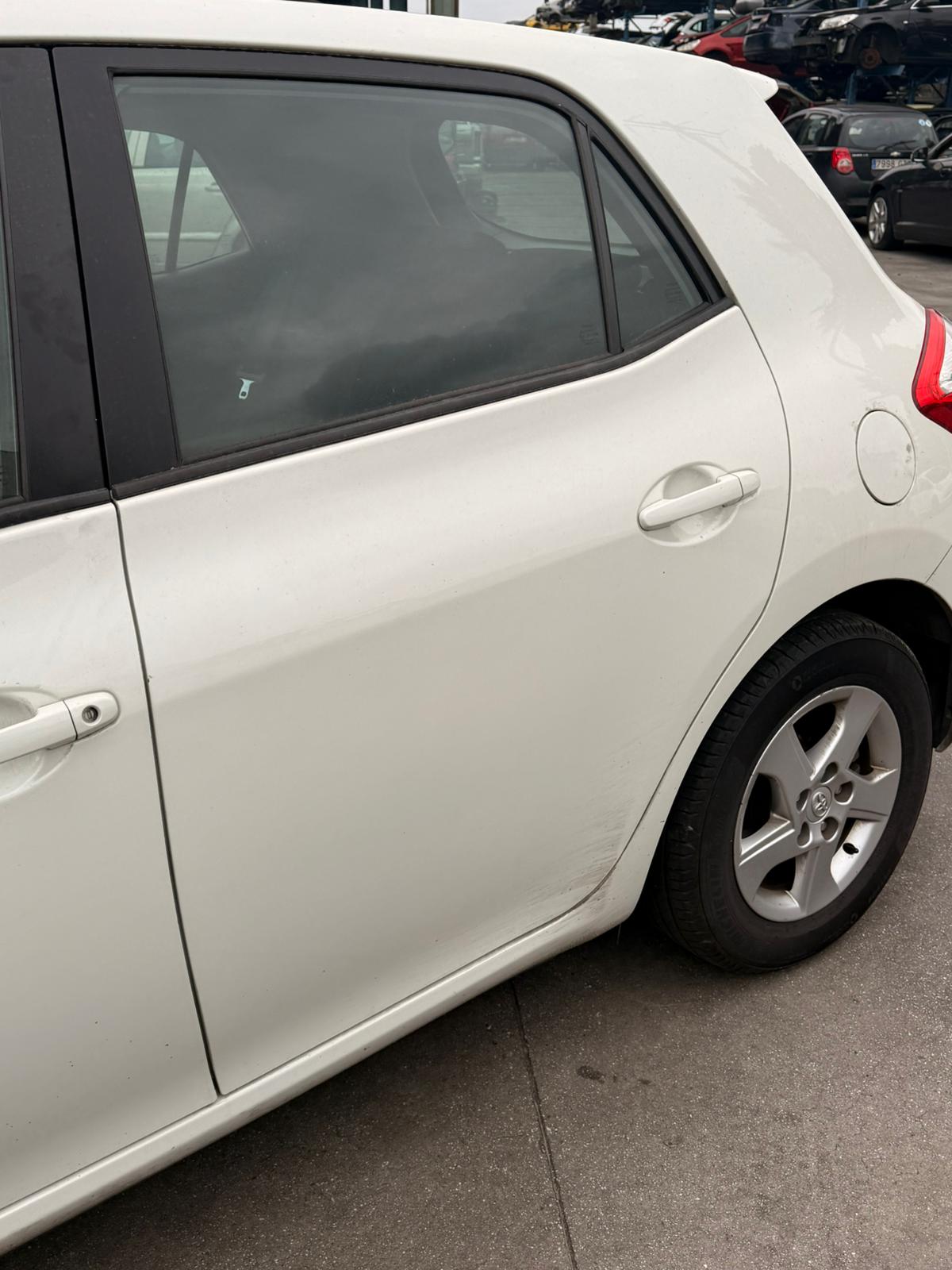 PUERTAS TOYOTA AURIS HYBRID 2012