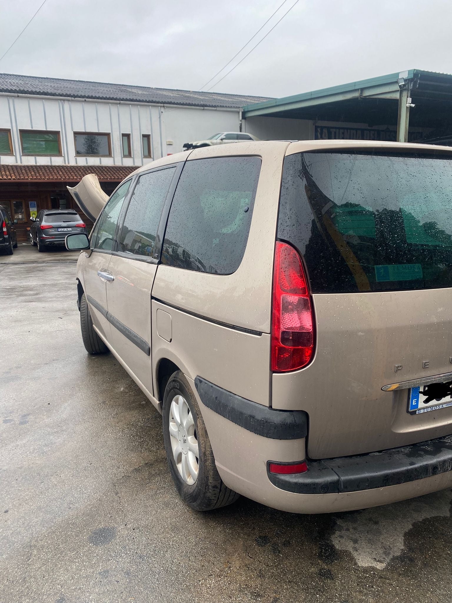 PEUGEOT 807