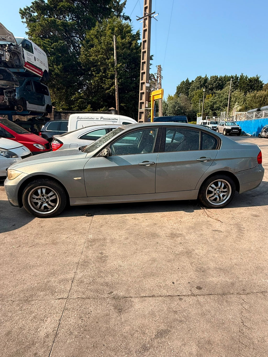 BMW 320i E90