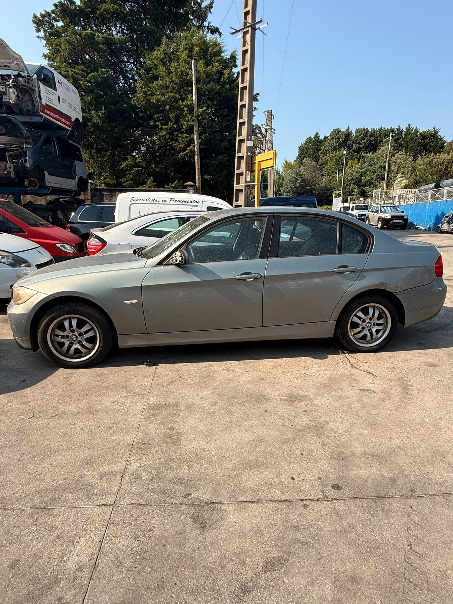 BMW 320i E90